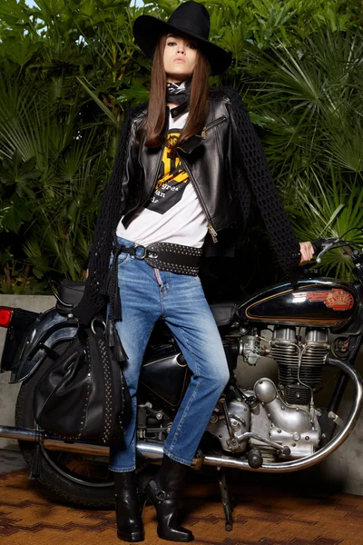 Look 32